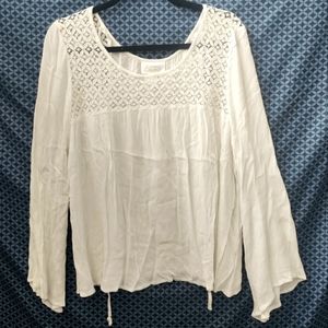Simply Emma - Women's Cream colored, flowy blouse with crochet top. Size - 2XL